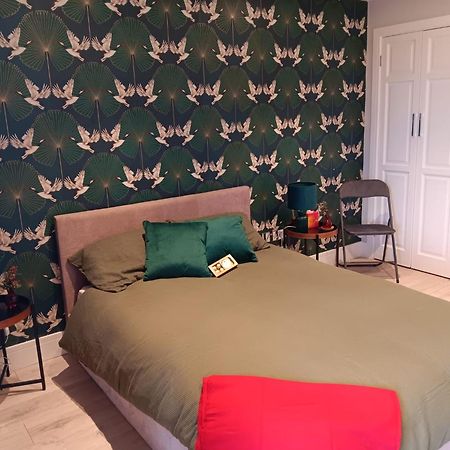 The Crown Radnage Hotel ภายนอก รูปภาพ